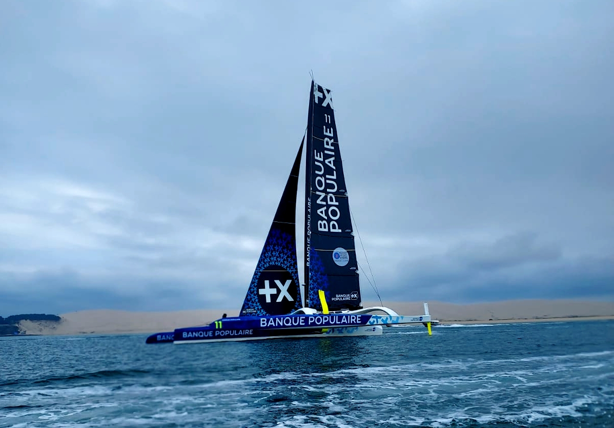Le Maxi Banque Populaire XI, nouvel Ultim de Armel Le Cleac&rsquo;h a débuté sa tournée inaugurale par la Nouvelle-Aquitaine