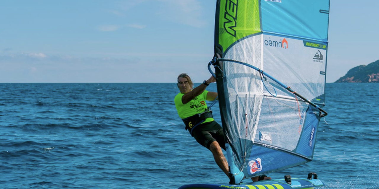Défi Wind Corsica : Antoine Albeau performe en WindFoil !