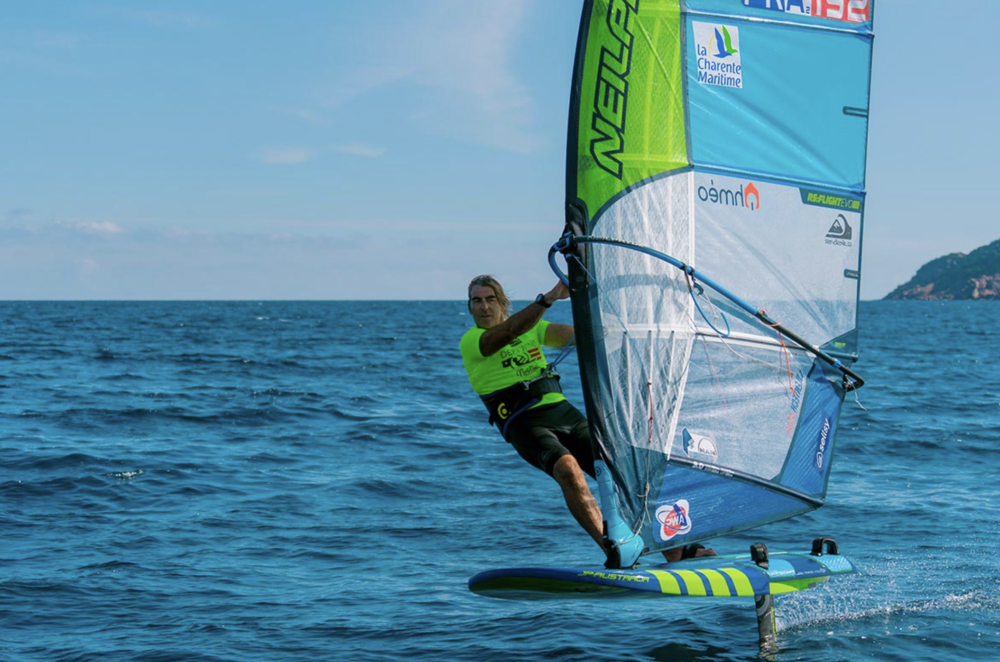 Défi Wind Corsica : Antoine Albeau performe en WindFoil !